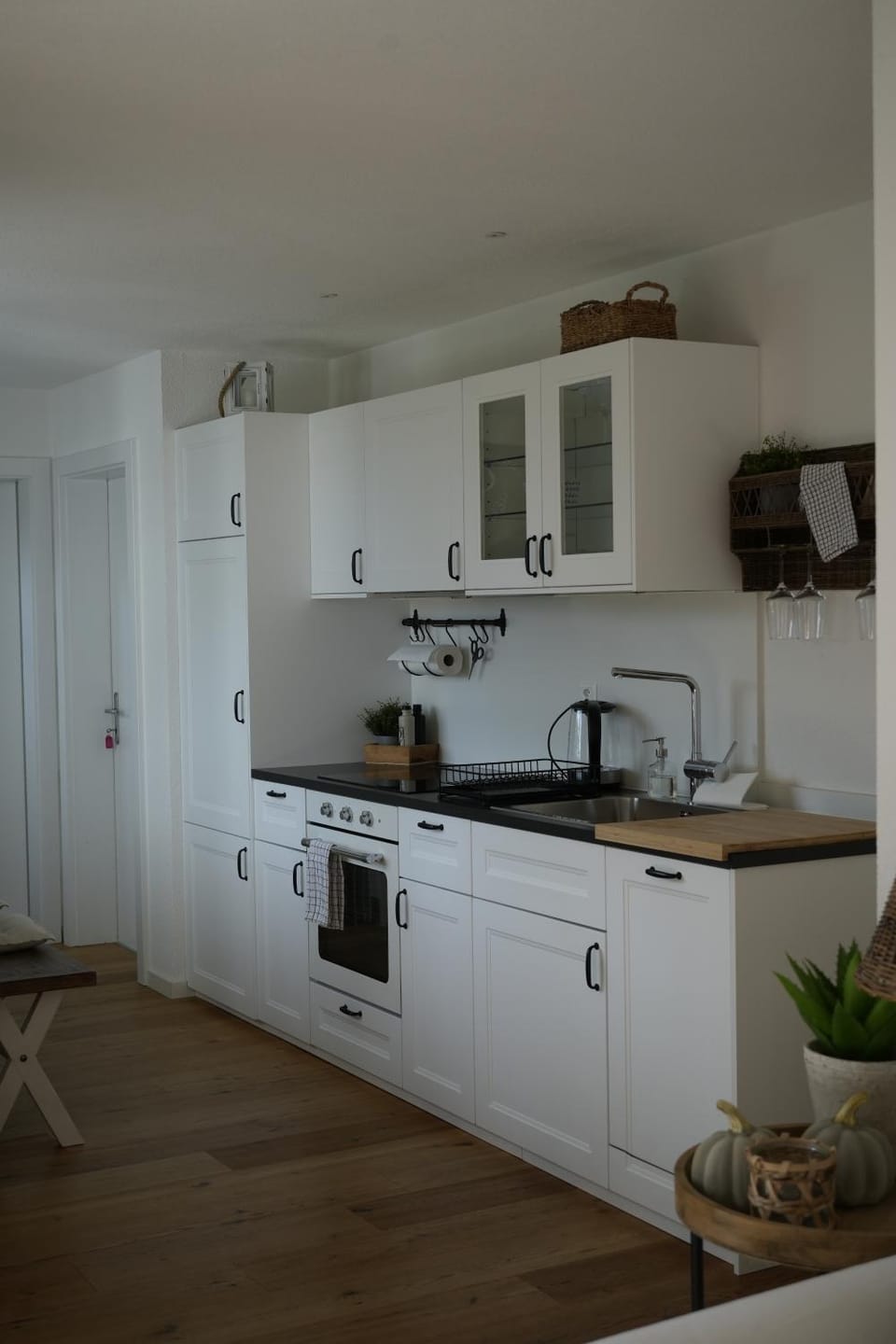 Kitchen or kitchenette, Decorative detail, Autumn, dishwasher, stove, kitchen