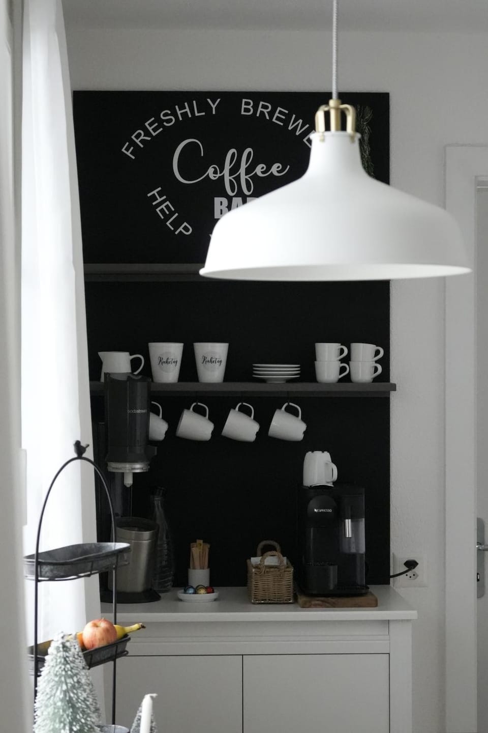 Winter, Coffee/tea facilities, Decorative detail, Dining area, kitchen