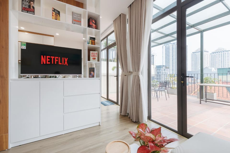 Communal lounge/ TV room, TV and multimedia, View (from property/room)