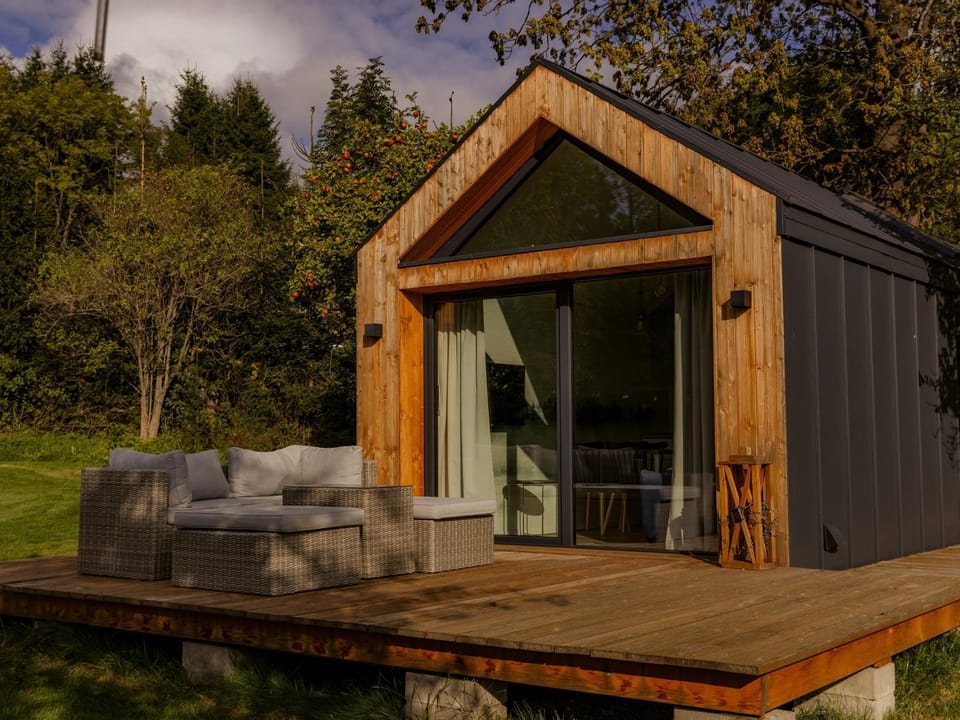 Property building, Facade/entrance, Natural landscape, View (from property/room), Balcony/Terrace, furniture, furniture, pet friendly
