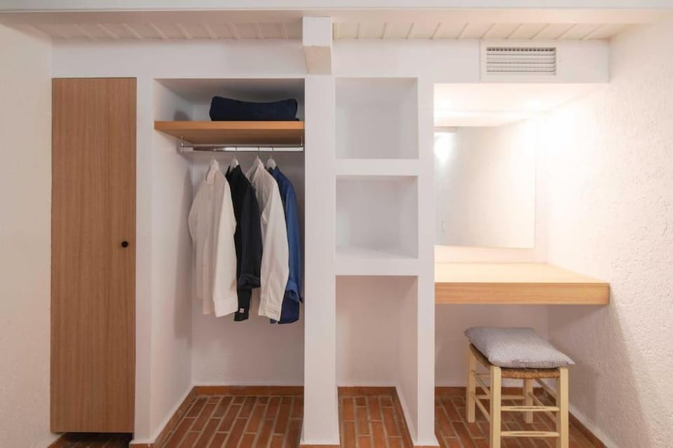 wardrobe, air conditioner