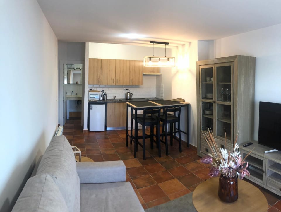 Kitchen or kitchenette, Living room
