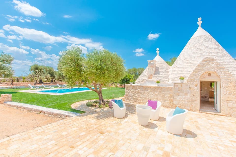 Property building, Day, Garden view, Swimming pool