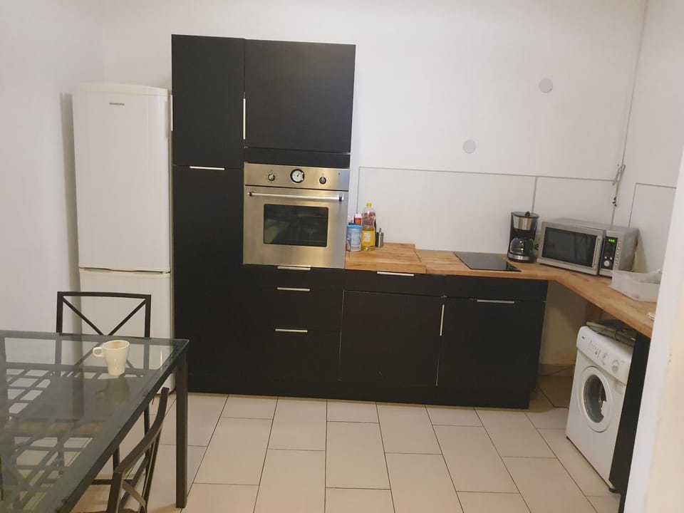 Coffee/tea facilities, Kitchen or kitchenette, Dining area, dishwasher, minibar, pet friendly, stove