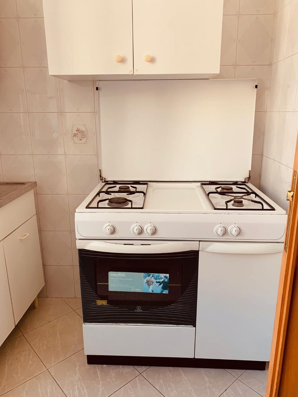 Kitchen or kitchenette, pet friendly, stove