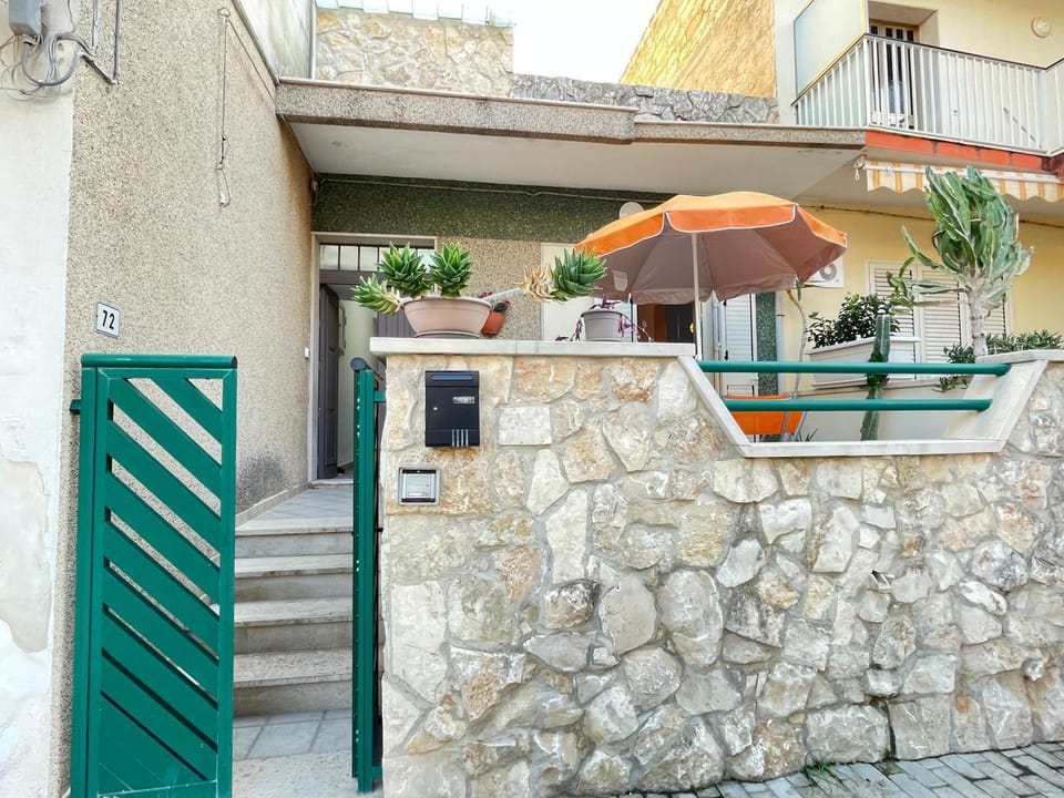 Property building, View (from property/room), Balcony/Terrace
