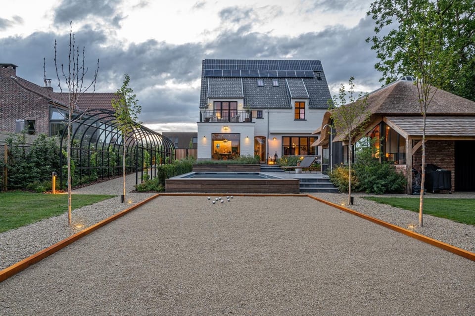 Property building, Garden view