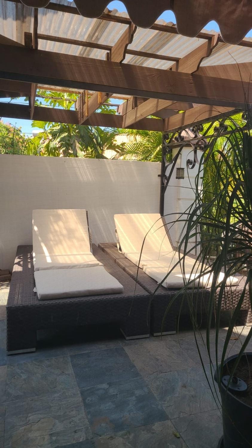 Caribbean Estates, 10 mins from the Beach, Beautiful Gated Community House in Portmore