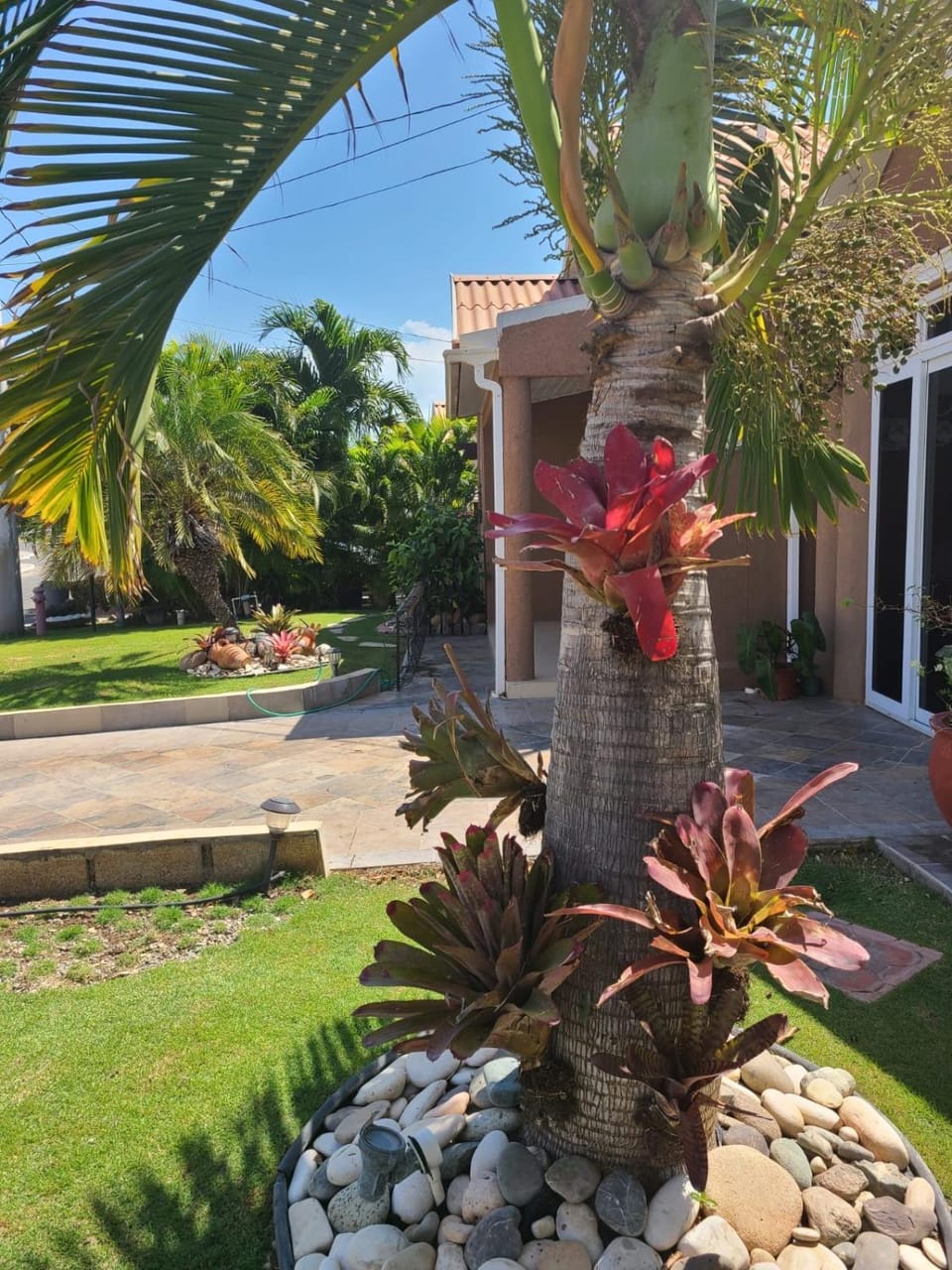 Caribbean Estates, 10 mins from the Beach, Beautiful Gated Community House in Portmore