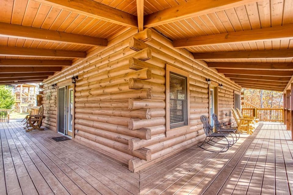 Rocky Top Heaven - Arcade Game, Resort Pool, 560 FREE tickets each paid day!!! Chalet in Sevierville