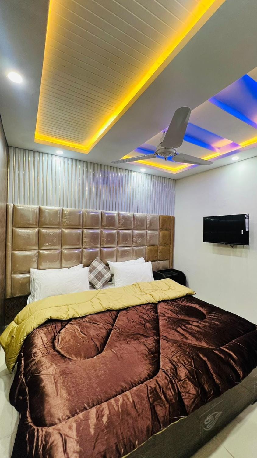 Communal lounge/ TV room, Photo of the whole room, Evening entertainment, Bedroom