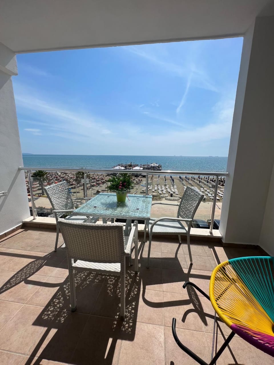 Natural landscape, Balcony/Terrace, Living room, Seating area, Dining area, Sea view
