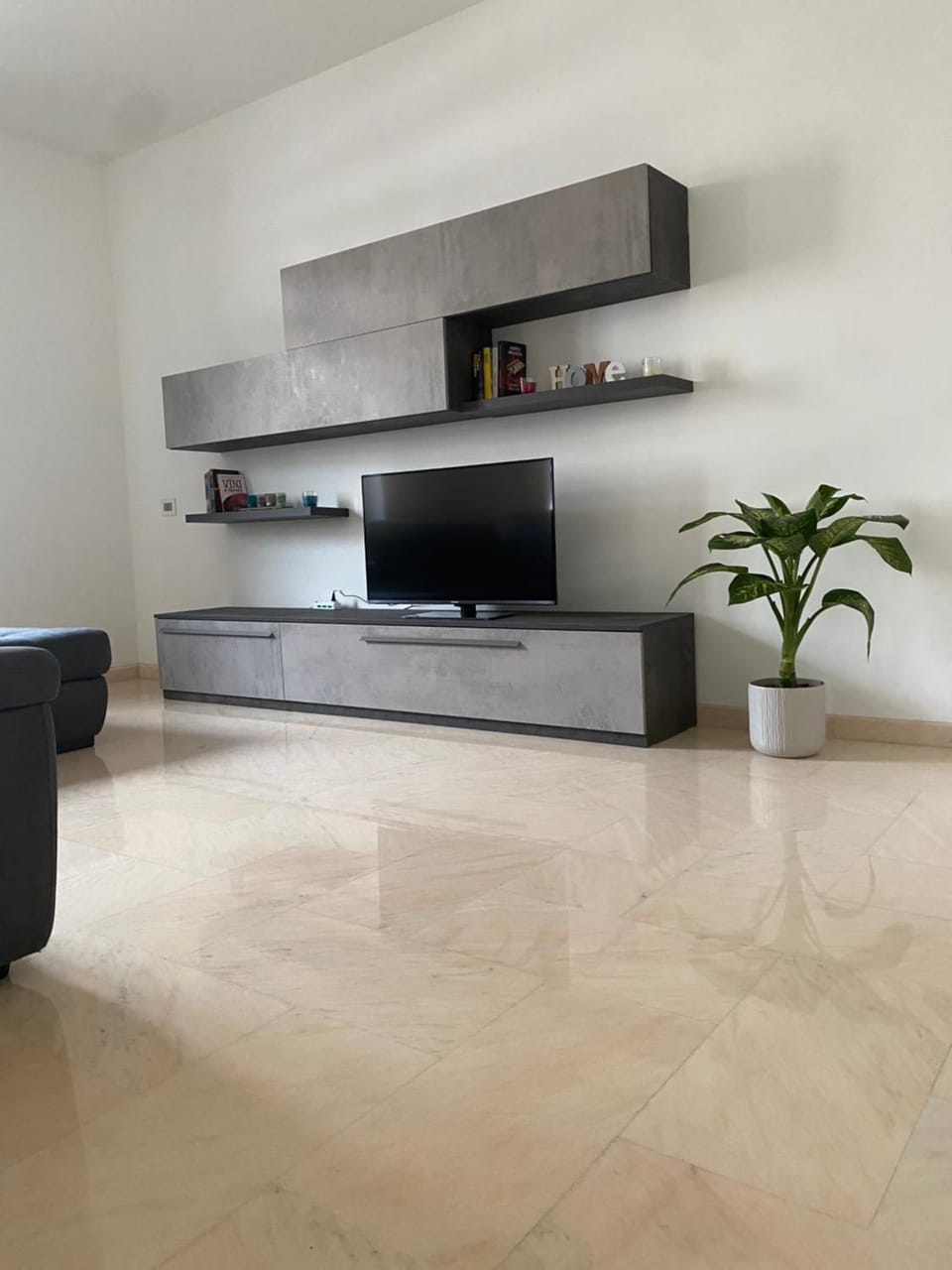 TV and multimedia, Seating area, Evening entertainment