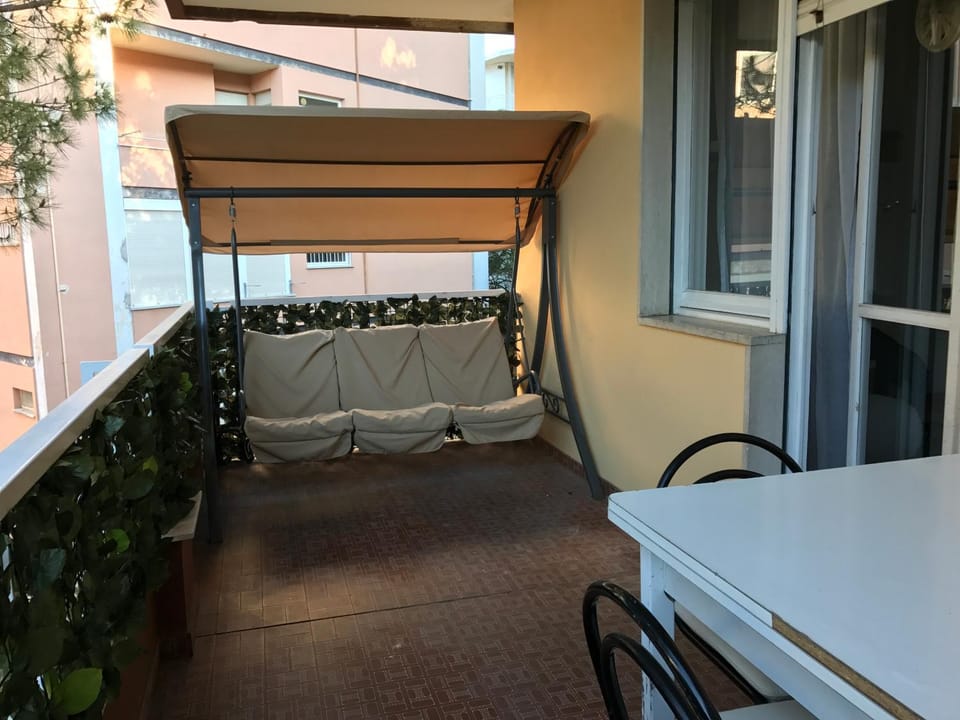 Trilocale Corso Inglesi vicino alle spiagge. Apartment in Sanremo