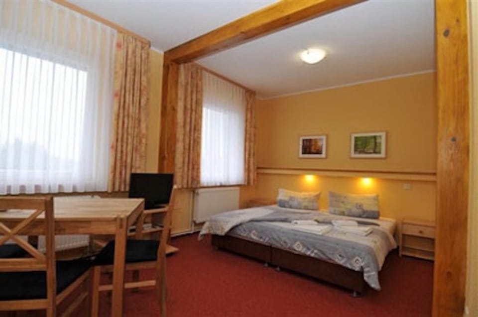 Bed, Photo of the whole room