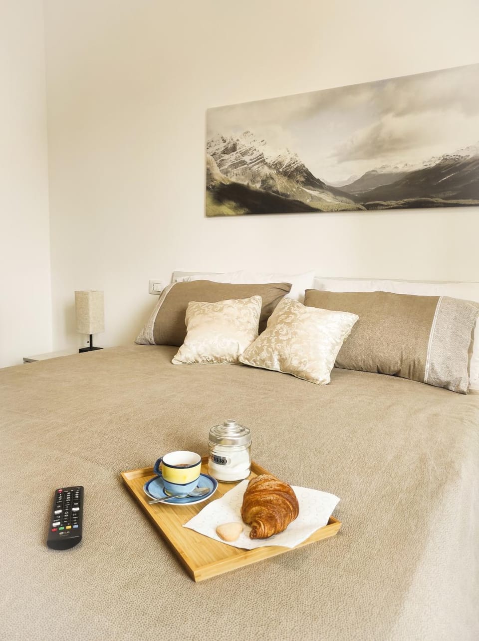 Bed, Photo of the whole room, Breakfast