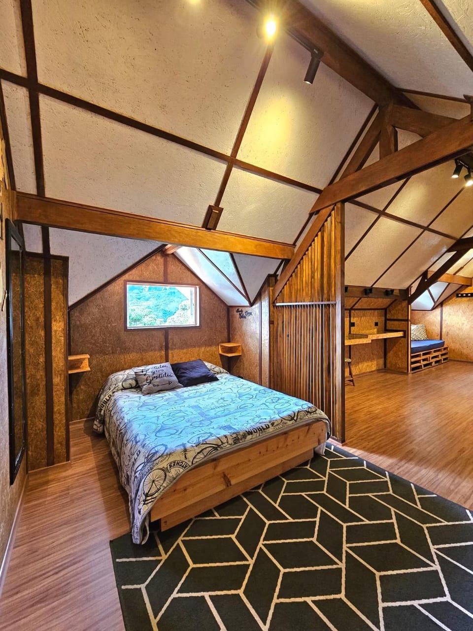 Bed, Photo of the whole room, Bedroom