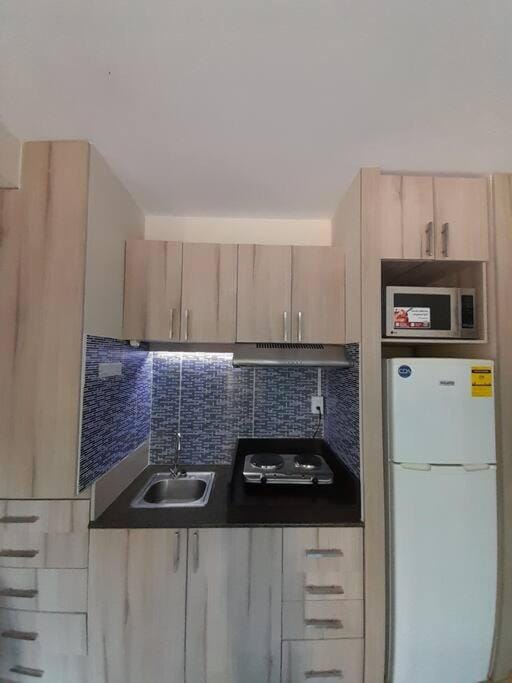 R.504 Hermoso estudio, con cocina y baño privado. Apartment in Panama City, Panama