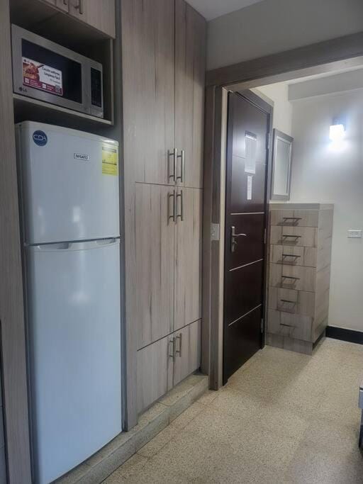 R.504 Hermoso estudio, con cocina y baño privado. Apartment in Panama City, Panama