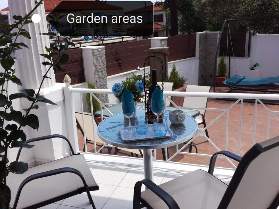 Patio, Garden view