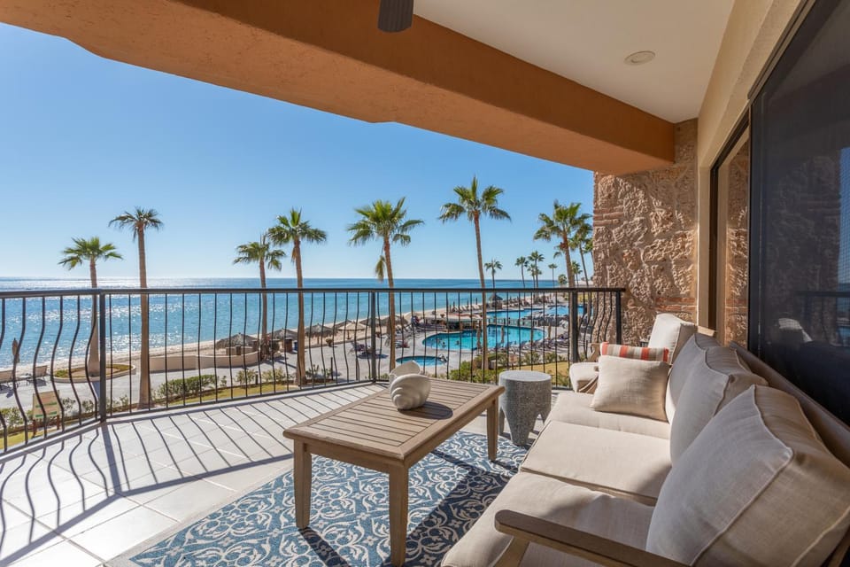Balcony/Terrace, Beach, Pool view, Sea view
