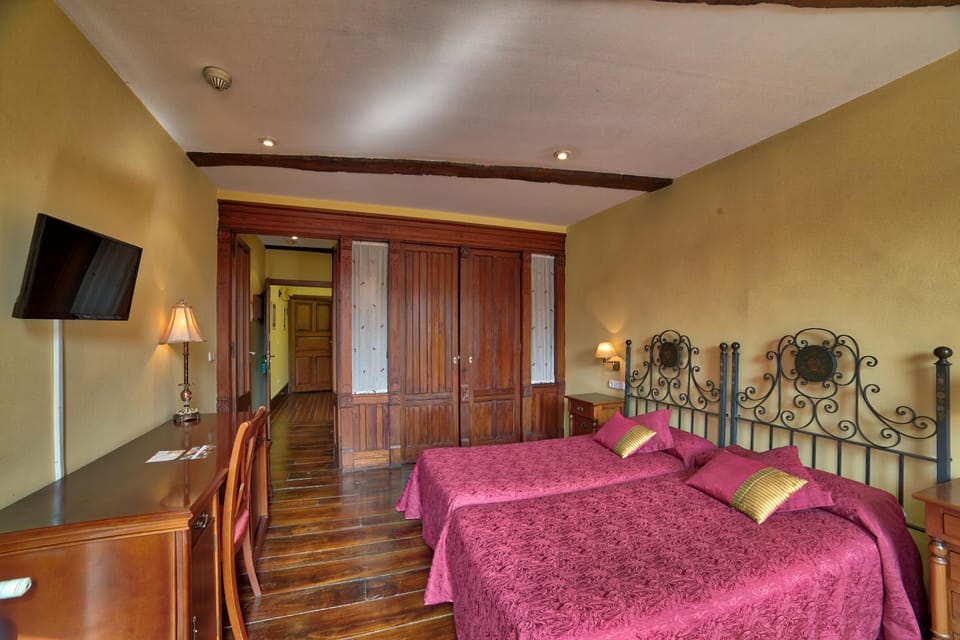 Hostal Santo Grial Hostel in Santiago de Compostela