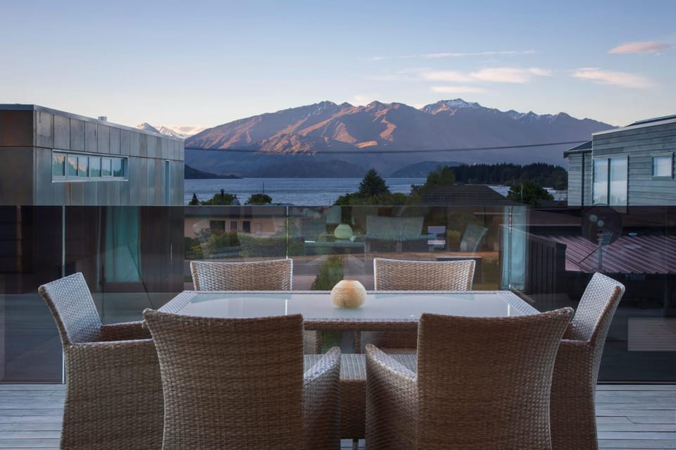 Waimaori Views Entire Home House in Wanaka