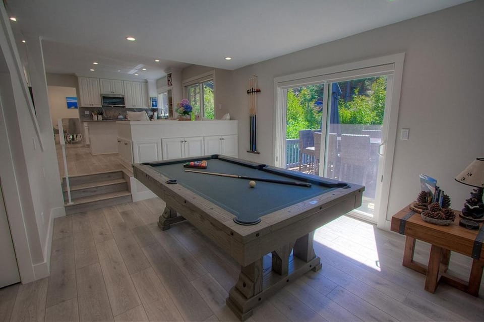 Creek Side Summit home House in Round Hill Village