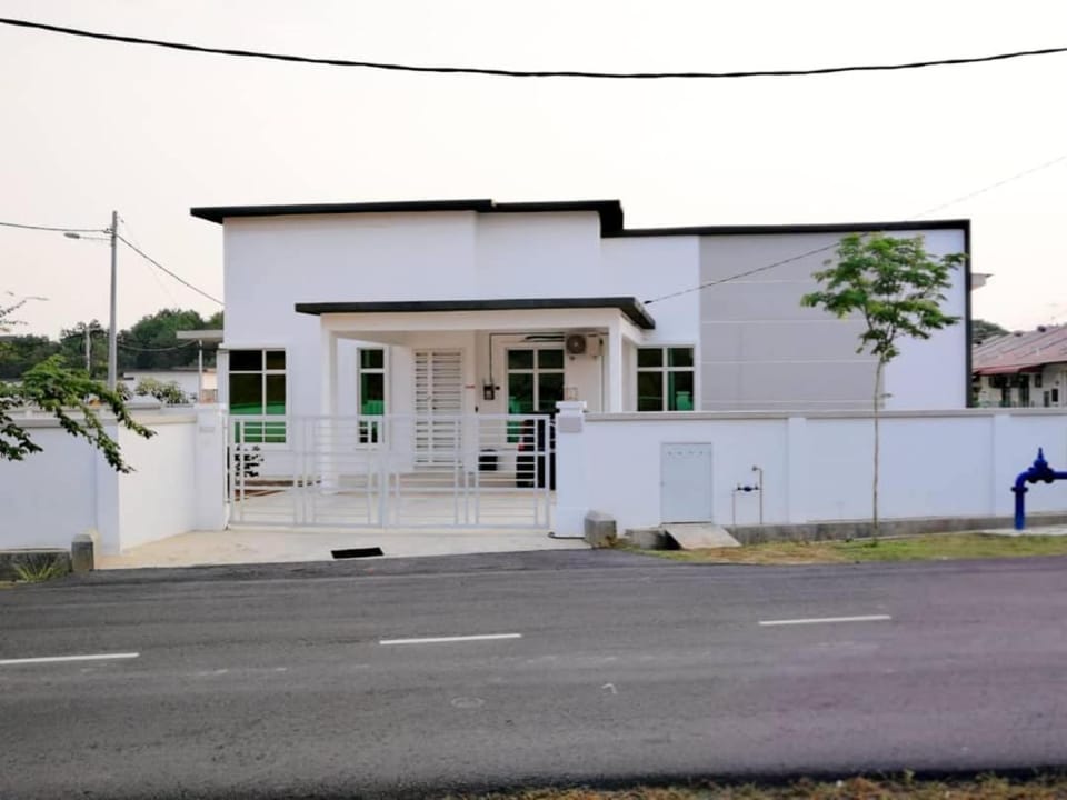 Property building, Facade/entrance, View (from property/room)