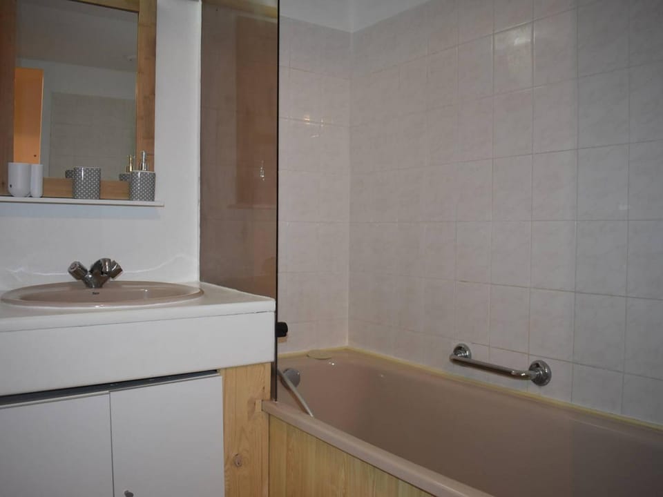 Studio cabine au centre de Font Romeu avec parking - FR-1-580-88 Cabin in Bolquère