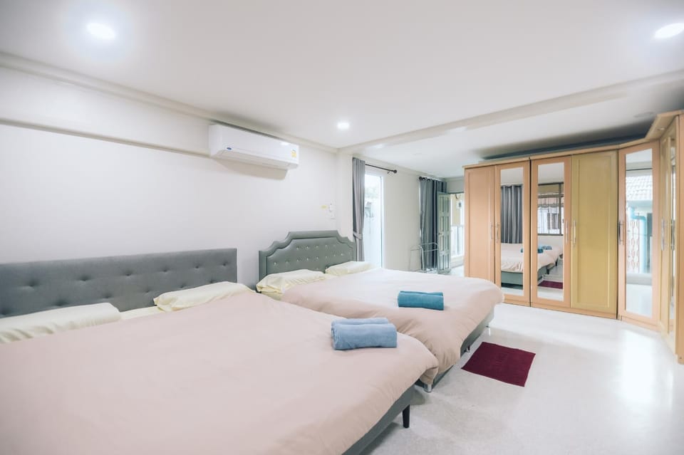 Bed, Bedroom, wardrobe
