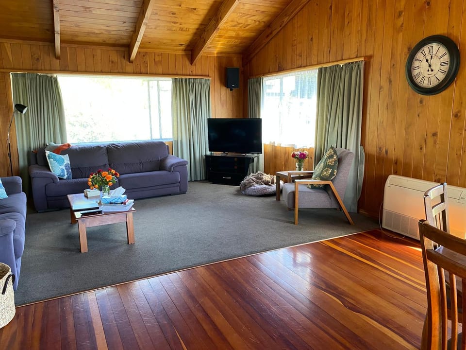 Sun Sea 3 Bedroom Holiday Home House in Tasman District, Tasman, New Zealand