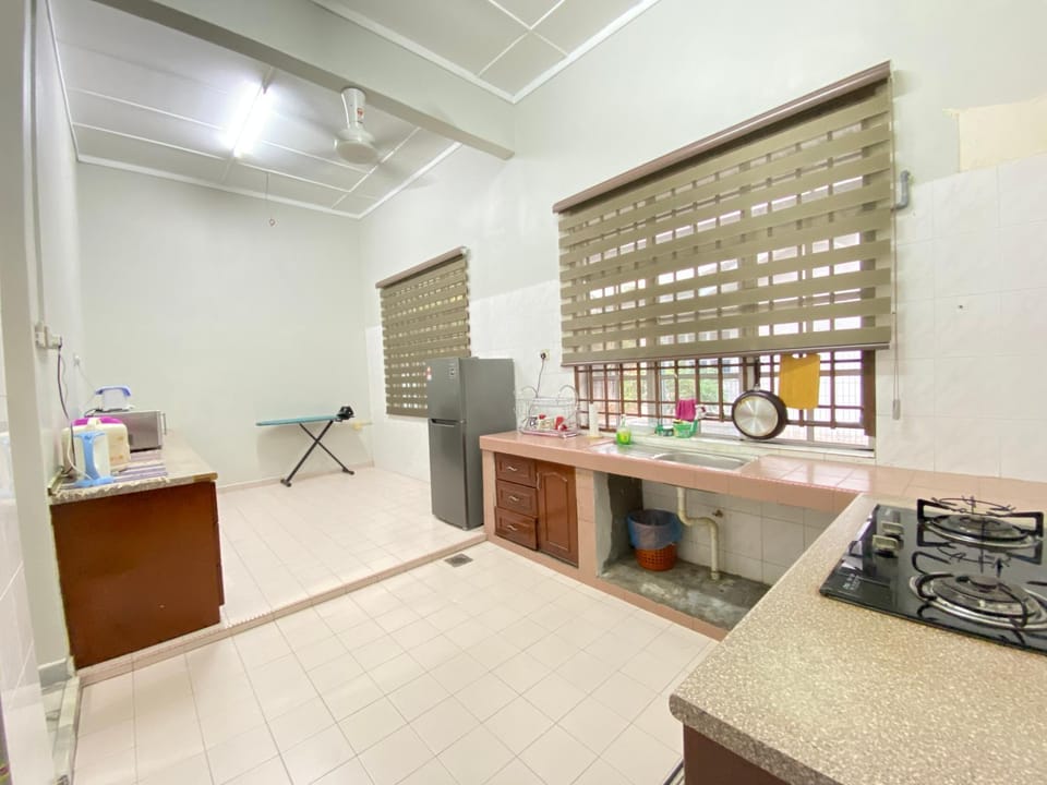 Kitchen or kitchenette, kitchen, kitchen