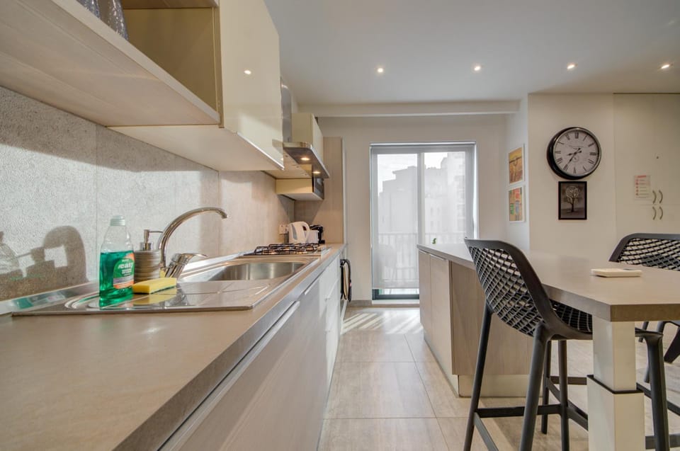 Rear Find -Top floor 3BR Unit with common pool and close to the beach by SF HOMES Apartment in Saint Paul's Bay