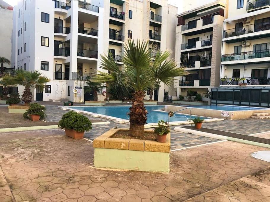 Rear Find -Top floor 3BR Unit with common pool and close to the beach by SF HOMES Apartment in Saint Paul's Bay