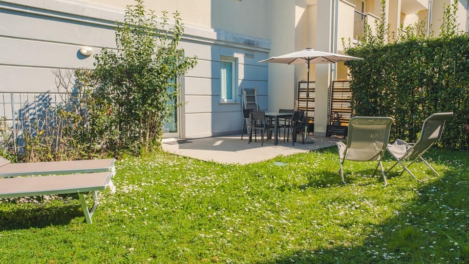 Property building, Garden