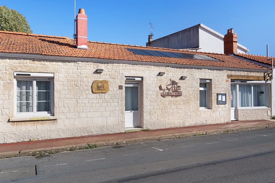 Chambres Et Table D'hôtes Les Gones Bed and Breakfast in Pays de la Loire