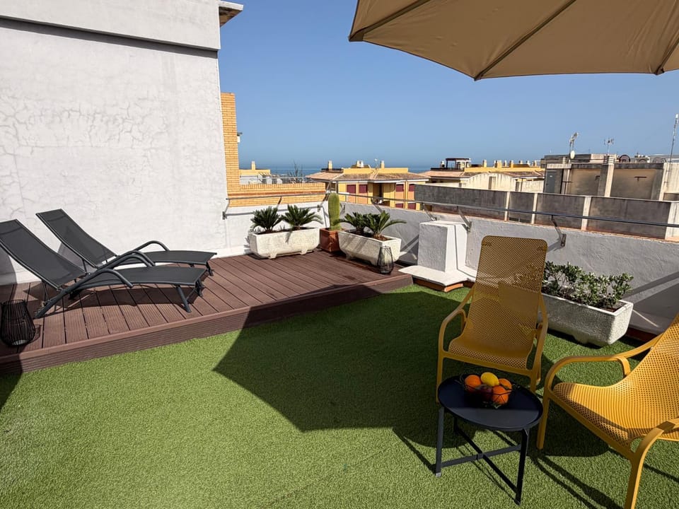 View (from property/room), Balcony/Terrace, Seating area, sunbed
