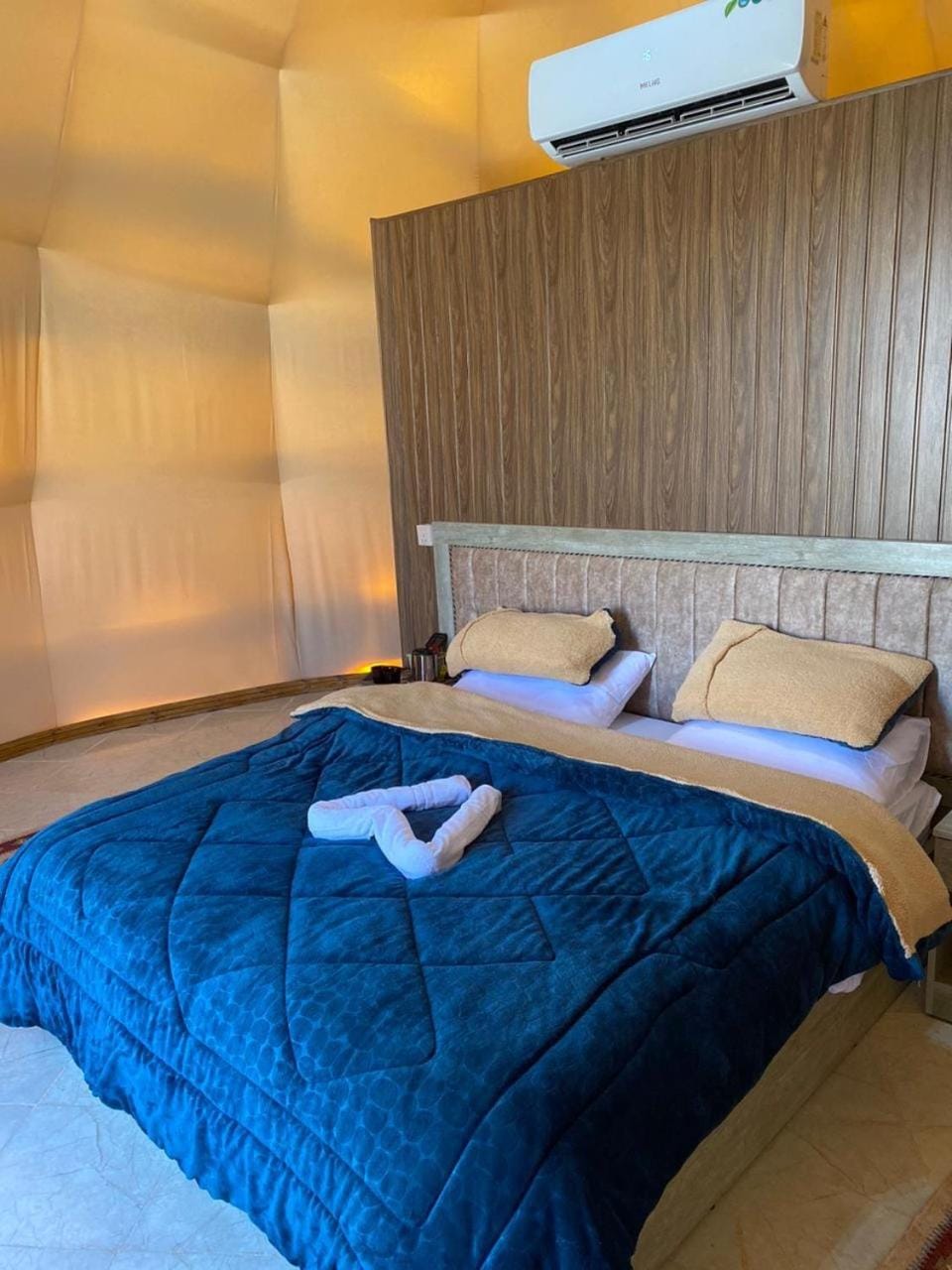 Bed, Photo of the whole room, Bedroom, towels, air conditioner