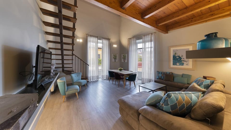 Communal lounge/ TV room, Living room