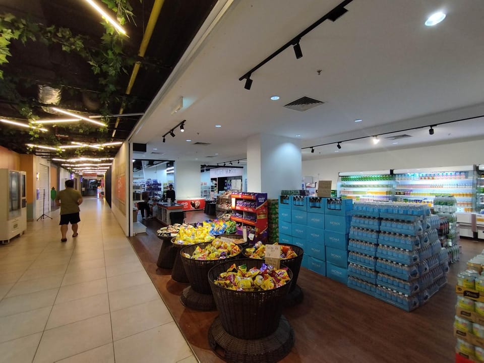 Supermarket/grocery shop