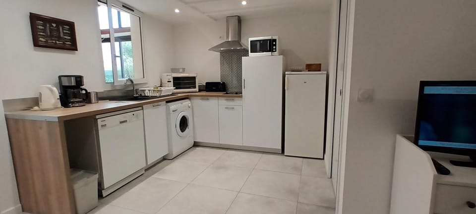 Kitchen or kitchenette, dishwasher, minibar, pet friendly, stove, toaster
