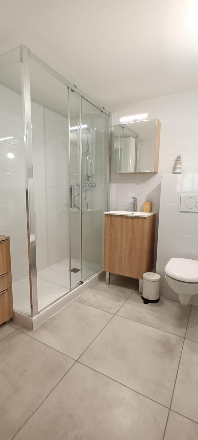 Shower, Toilet, Bathroom