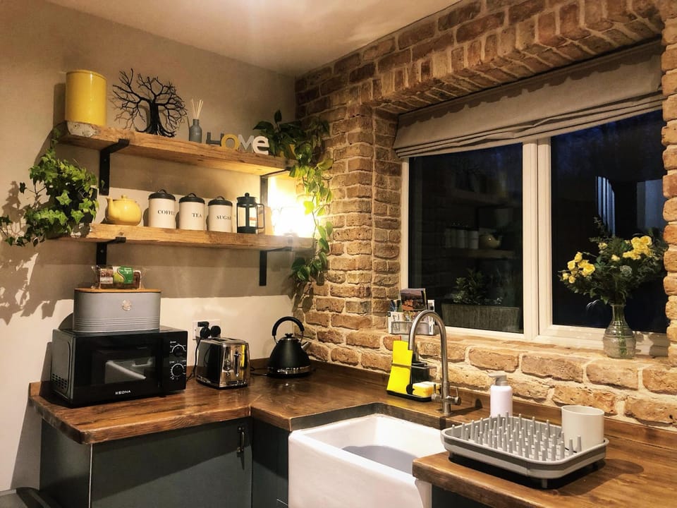 Coffee/tea facilities, Kitchen or kitchenette, minibar, toaster