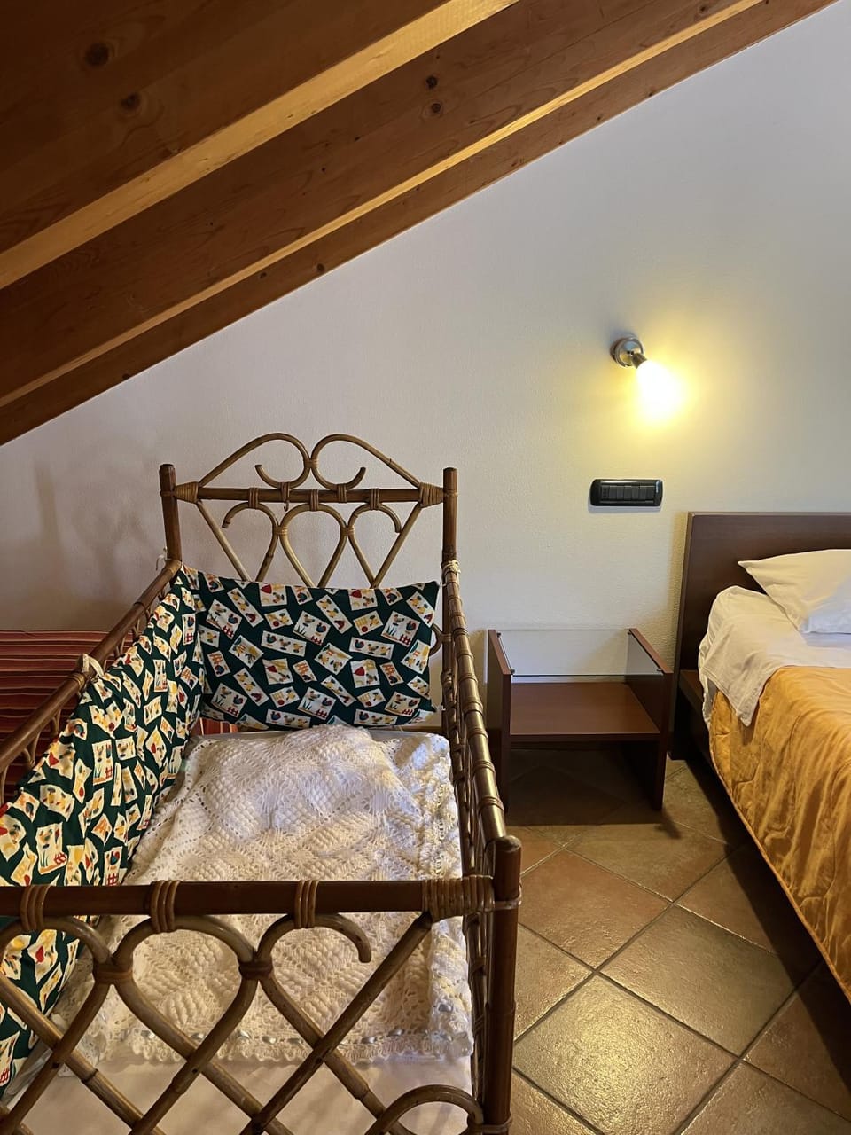 Bedroom, cot