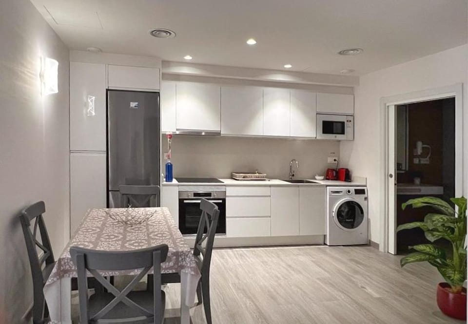 dishwasher, minibar, pet friendly, stove, washing machine