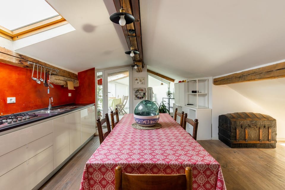 Italy prestigious historical attic in Bologna Apartment in Bologna