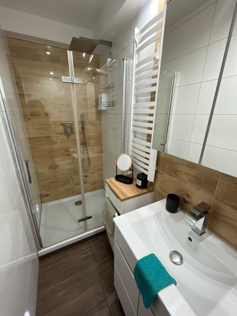 Shower, Bathroom, towels