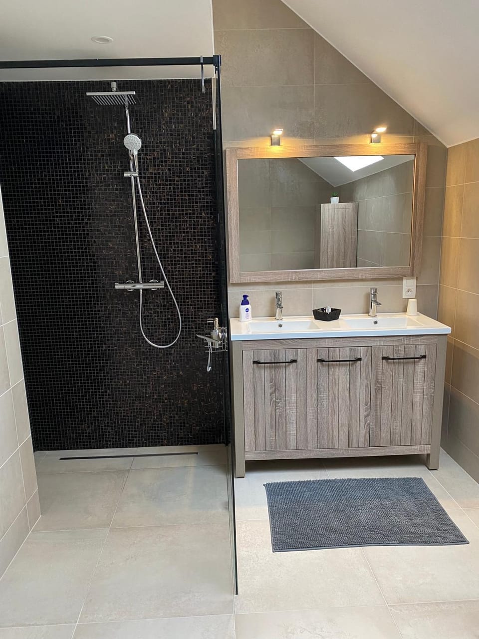 le 701 Vacation rental in Wallonia, Belgium