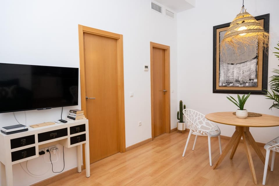 TV and multimedia, Dining area